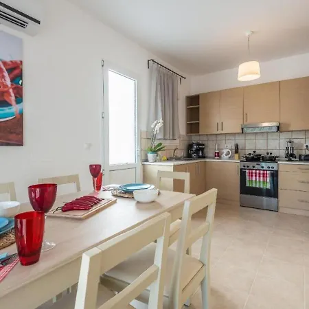 Tatil Evi Posh Holiday In With Shared Swimming Pool Gennadi