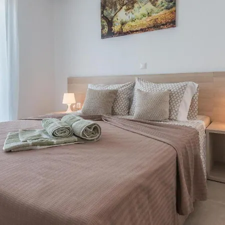 Posh Holiday In With Shared Swimming Pool Tatil Evi
