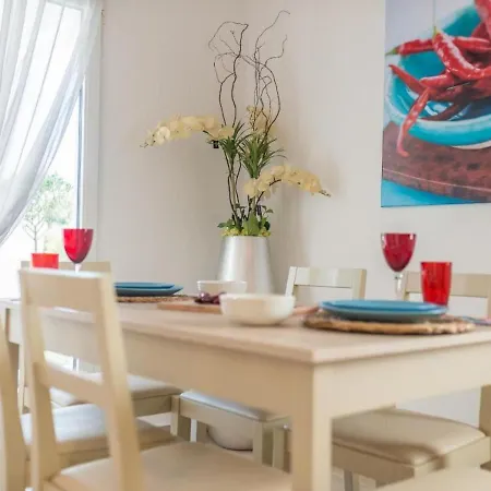 Posh Holiday In With Shared Swimming Pool Tatil Evi *