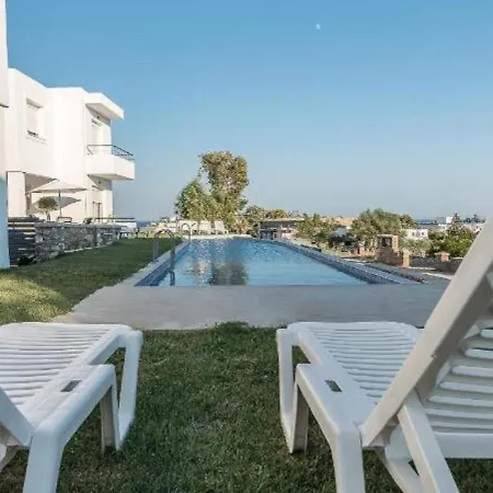 Posh Holiday In With Shared Swimming Pool
