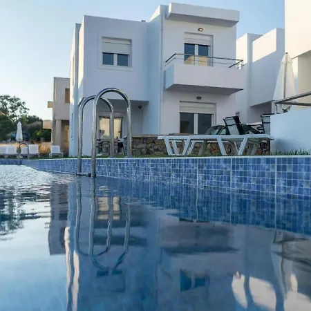Posh Holiday In With Shared Swimming Pool