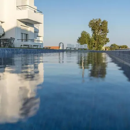Posh Holiday In With Shared Swimming Pool Vakantiehuis Gennadi